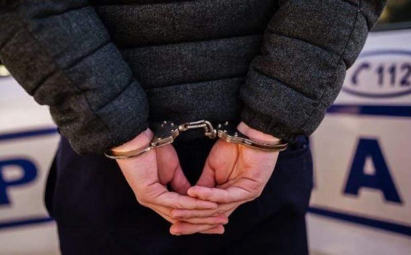 Bărbat din Apahida, reținut de polițiști după ce și-a lovit fratele în cap cu o bară metalică