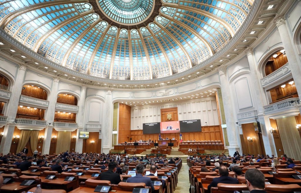 Votul de investitură al Guvernului Mureșan va avea loc miercuri. Audierile în comisii vor fi luni și marți