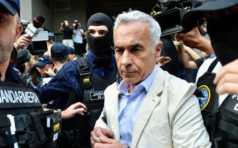 Cum va arăta prima zi a lui Călin Georgescu în arest și ce drepturi are. Ce este completul de divergență care a decis măsura