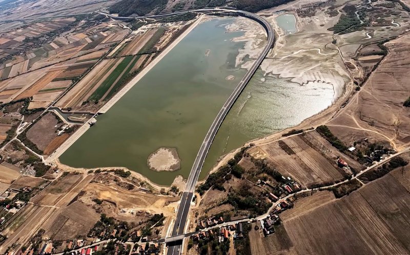 Autostrada Transilvania: Imagini din avion de pe Chiribiș-Suplacu de Barcău / De 1 decembrie lotul va fi GATA