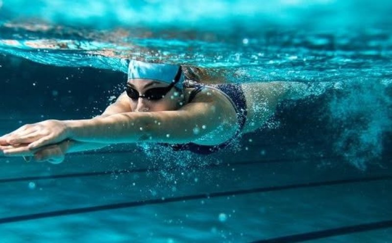 Înotul devine treptat un sport interzis pentru mulți clujeni. Prețuri de lux față de Paris, Berlin sau Budapesta