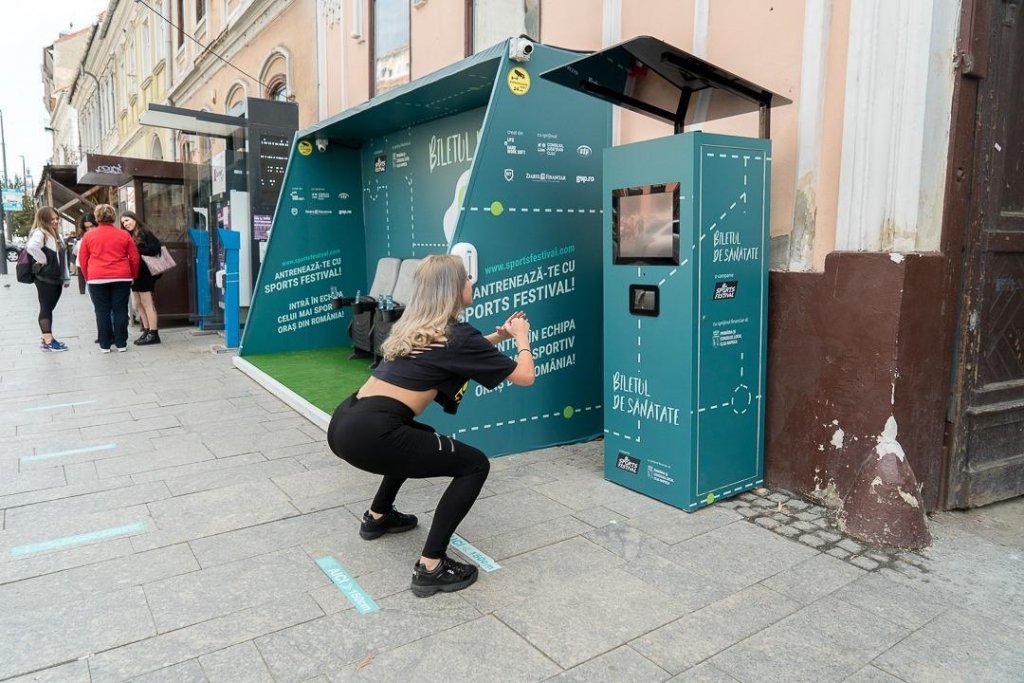„Biletul de Sănătate” revine la Cluj-Napoca: faci 20 de genuflexiuni în stație și călătorești gratis