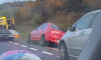 2 accidente pe Vâlcele - Feleacu / O mașină răsturnată, alta în șanț