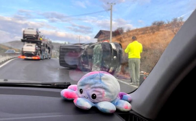 2 accidente pe DN1 - E60, pe raza localităților Vâlcele - Feleacu / O mașină răsturnată, alta în șanț