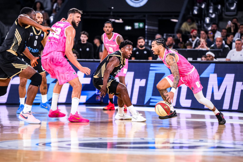 Înfrângere pentru U-BT în duelul cu BC Dubai. Clujenii au rezistat doar două sferturi contra campioanei ABA League