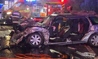 Carnagiu pe un drum național: Un tânăr de 25 de ani și două adolescente de 17 ani au murit noaptea trecută într-un accident cumplit