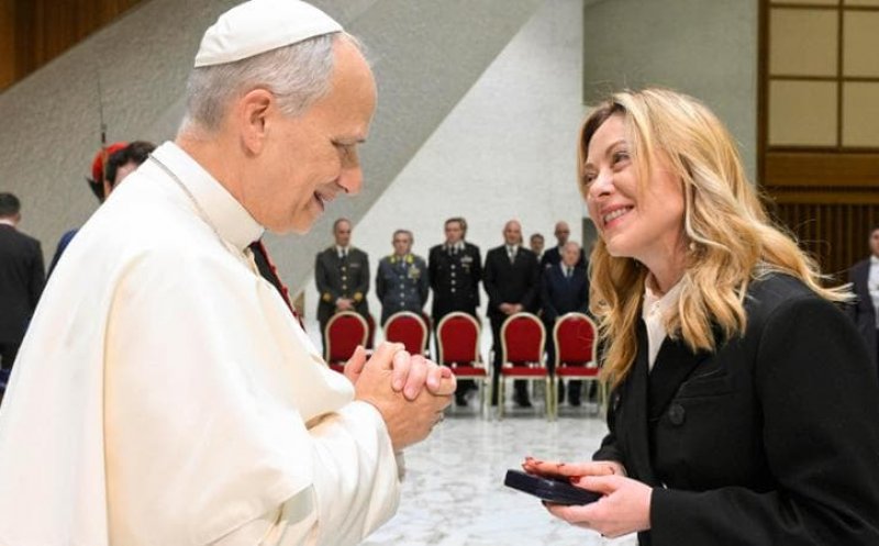 Giorgia Meloni i-a transmis un mesaj de susținere Papei după anunțul operației la plămân