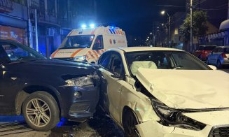 ACCIDENT în Cluj-Napoca: Mașini făcute praf și o victimă rănită după ce un șofer de 23 de ani a ignorat ce a învățat la școală când și-a luat carnetul