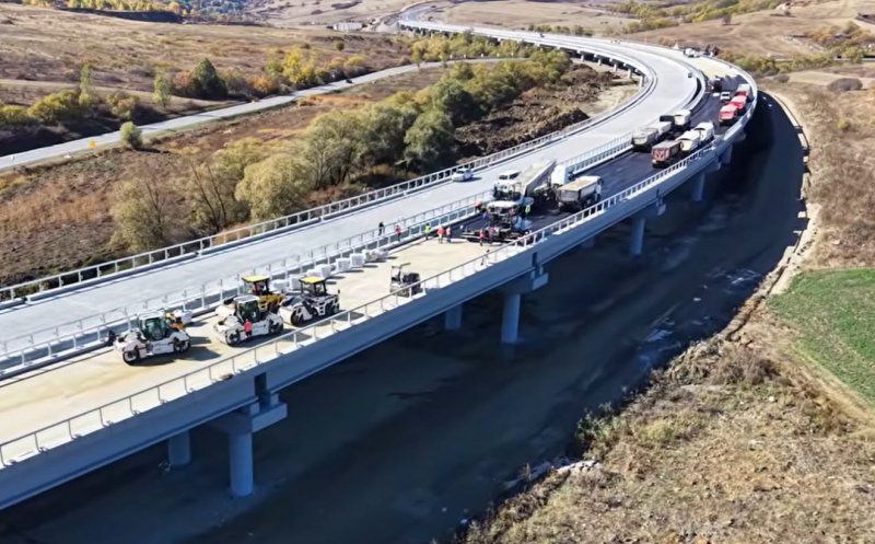 Se asfaltează cel mai lung viaduct de autostradă din România. Când vom putea circula pe A3 între Cluj și Zalău
