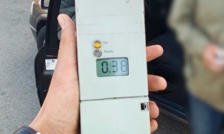 Băuți, vitezomani, butonând telefoane, depășind neregulamentar. Colegi de trafic pe drumurile Clujului