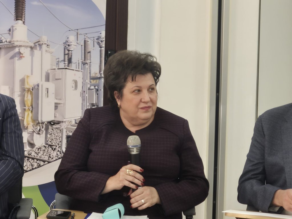 Învățământul dual, o miză pentru economia Clujului. Marinela Marc: „Companiile pot contribui la pregătirea viitorilor angajați”