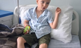 O mamă cere ajutor pentru băiețelul ei de doar 5 ani: „Vreau să aud cuvântul «mama» și să-mi văd copilul făcând primul pas!”
