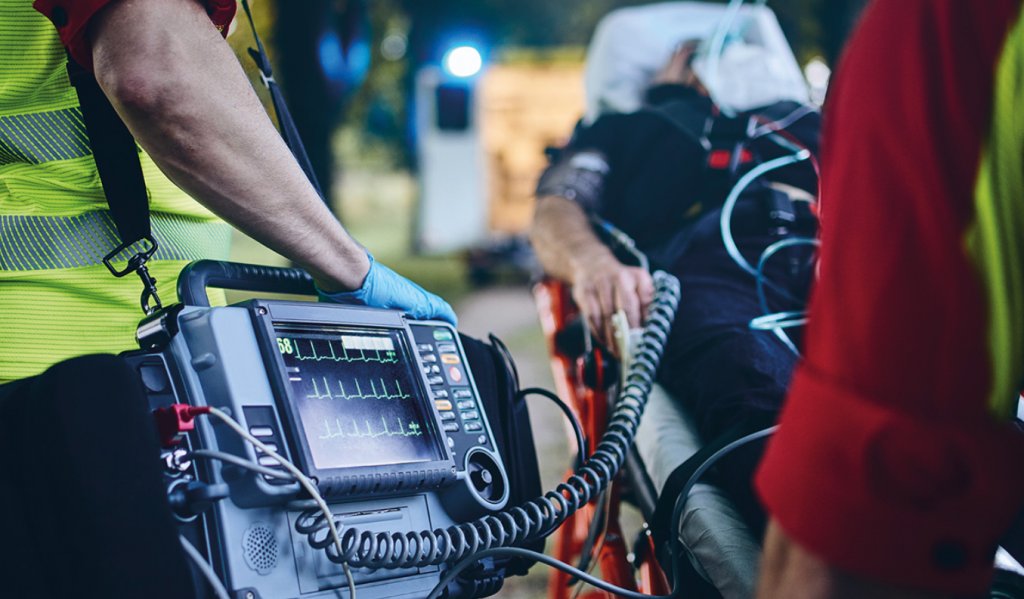 "Nu-l lăsați să moară!”. Un strigăt a declanșat o luptă contracronometru pe Aeroportul Cluj / Un bărbat a intrat în stop cardio-respirator, iar oamenii au sărit să-l salveze