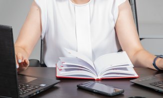 Clujul lansează o bibliotecă digitală cu lecții gratuite pentru Bacalaureat: 70 de lecții video, pe o platformă digitală