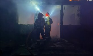 Bilanțul INCENDIULUI de noaptea trecută din comuna Călățele / Pompierii descoperit de la ce a pornit focul