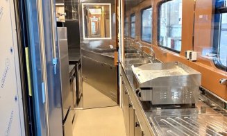 Așa arată noul vagon Bar-Bistro modernizat de Remarul 16 Februarie Cluj-Napoca