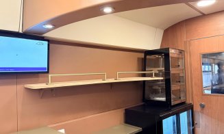Așa arată noul vagon Bar-Bistro modernizat de Remarul 16 Februarie Cluj-Napoca